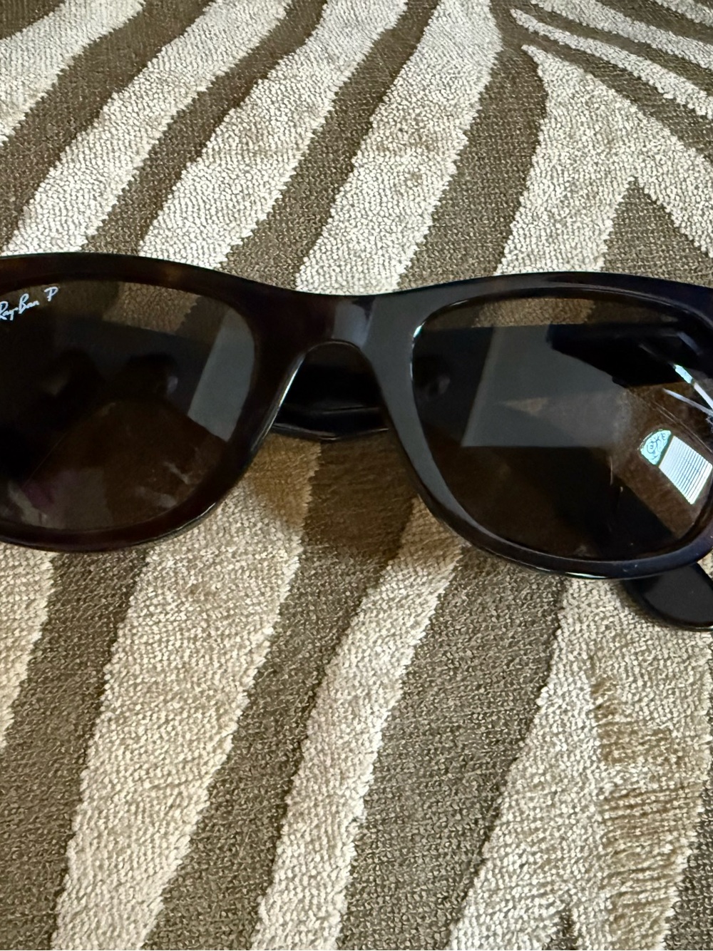 Ray-Ban Black Wayfarer Sunglasses with Brown Case - Picture 2 of 7